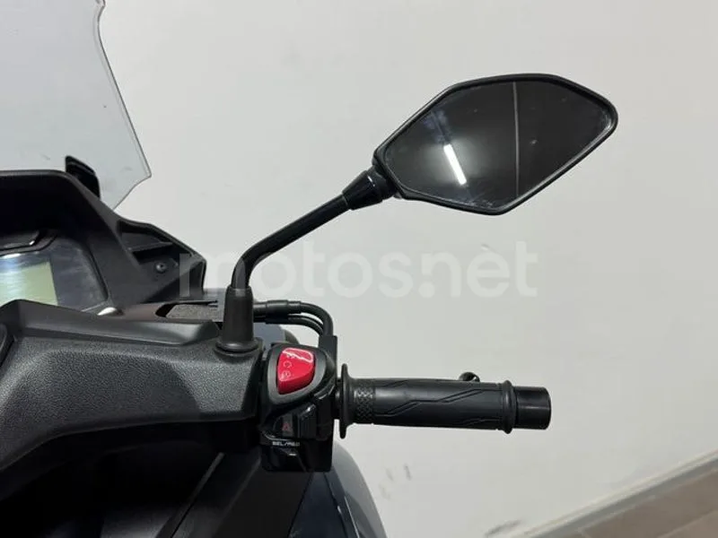 Yamaha Tricity – Vista 15