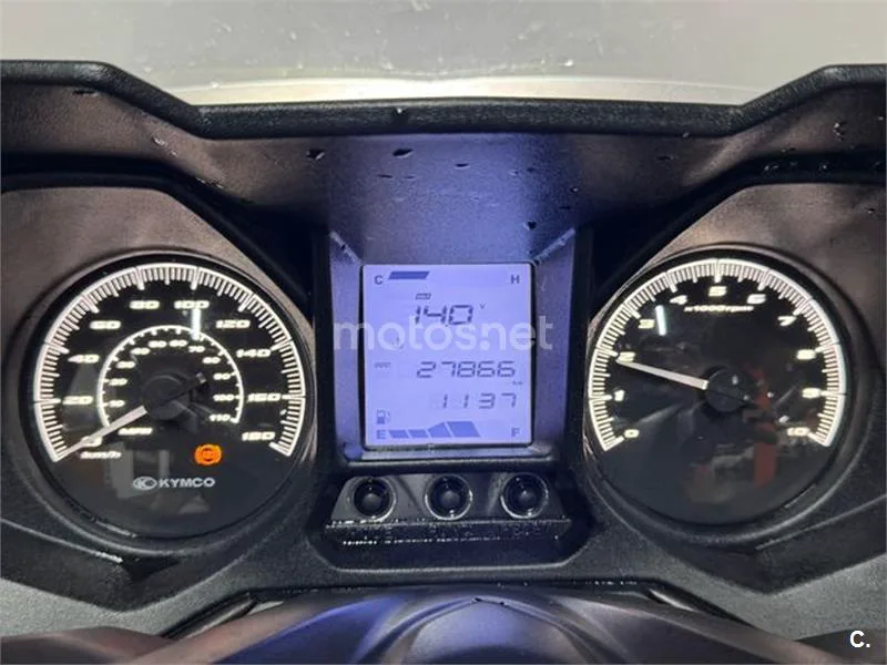 Kymco Grand Dink 300 – Vista 13
