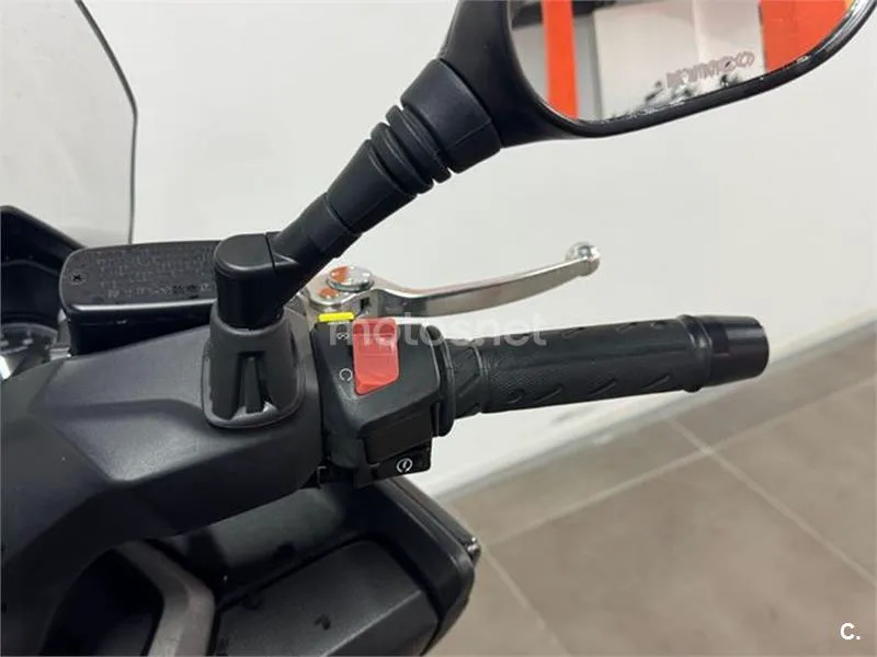 Kymco Grand Dink 300 – Vista 14
