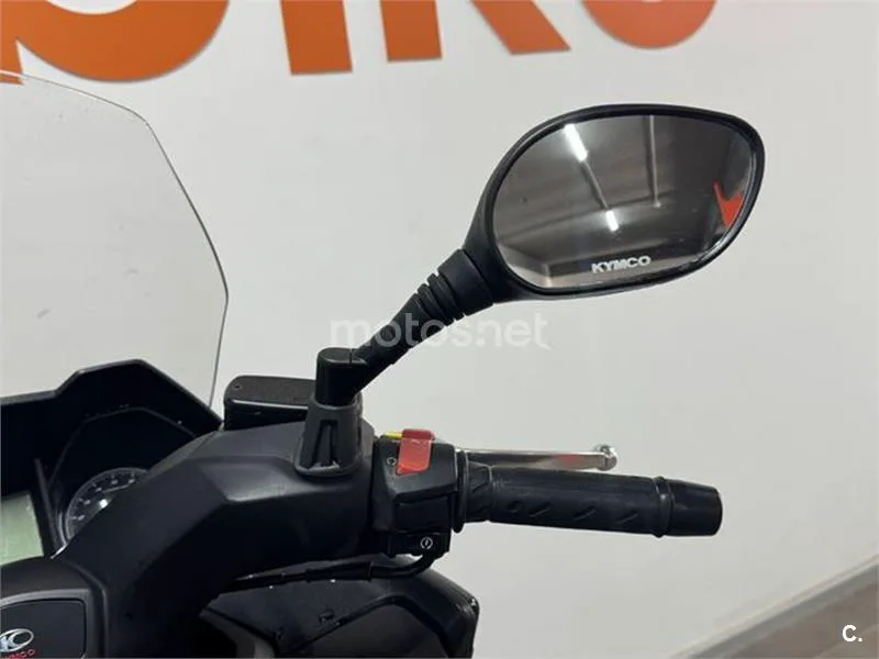 Kymco Grand Dink 300 – Vista 15
