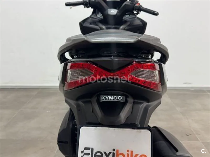 Kymco Grand Dink 300 – Vista 6