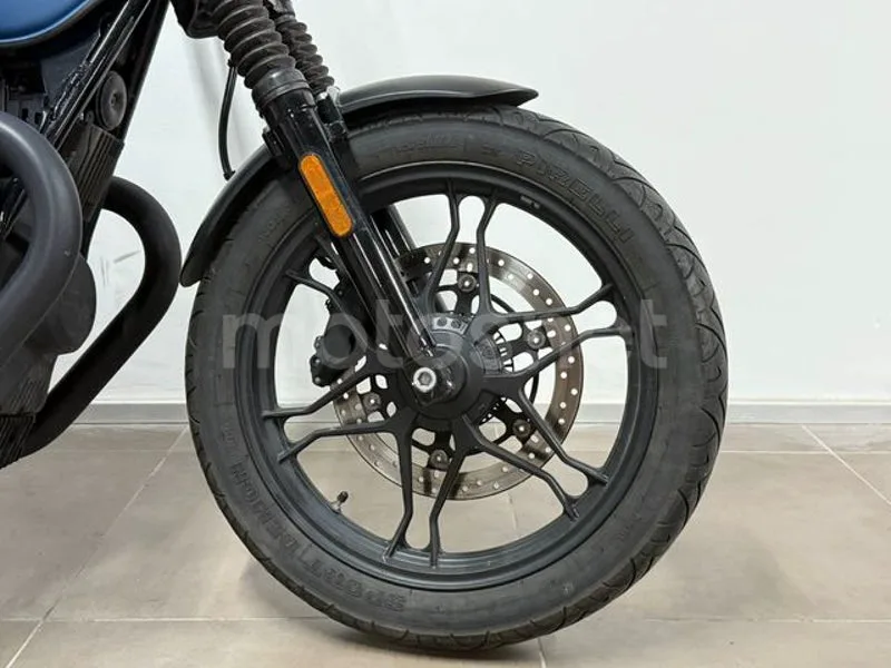 Moto Guzzi V7 III – Vista 10