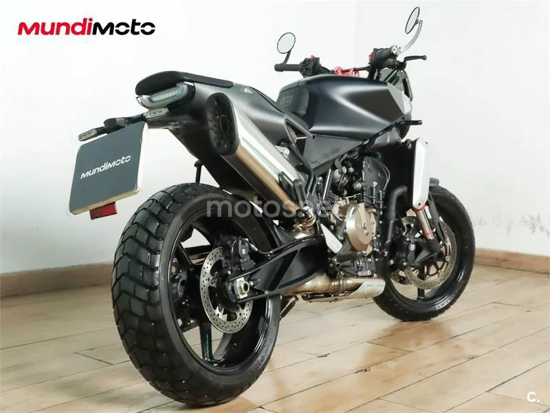 Husqvarna Svartpilen 801 – Vista 3
