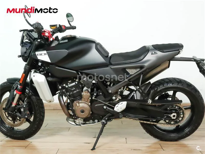 Husqvarna Svartpilen 801 – Vista 6