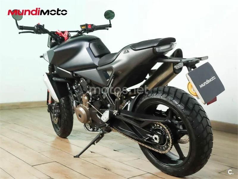 Husqvarna Svartpilen 801 – Vista 8