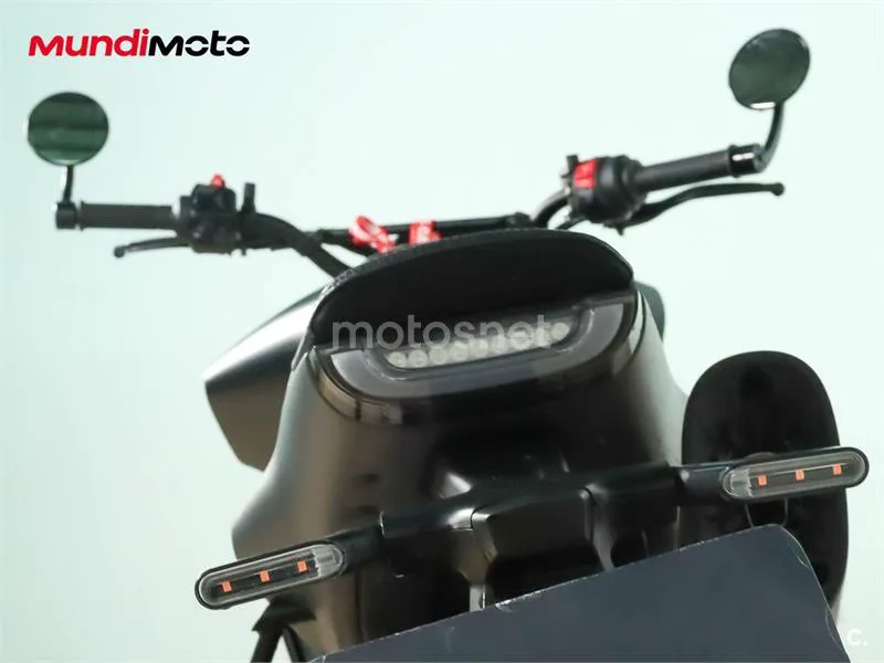 Husqvarna Svartpilen 801 – Vista 9