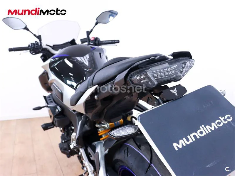 Yamaha MT-10 – Vista 9