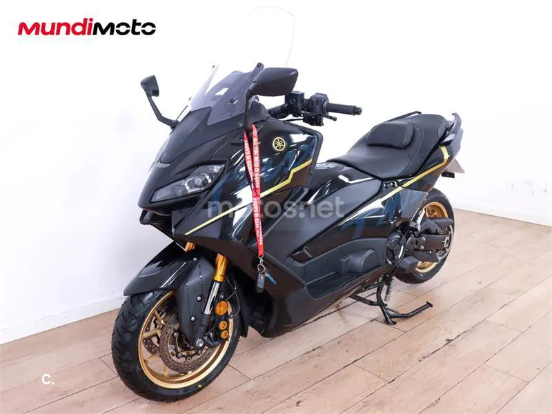 Yamaha TMAX – Vista 7
