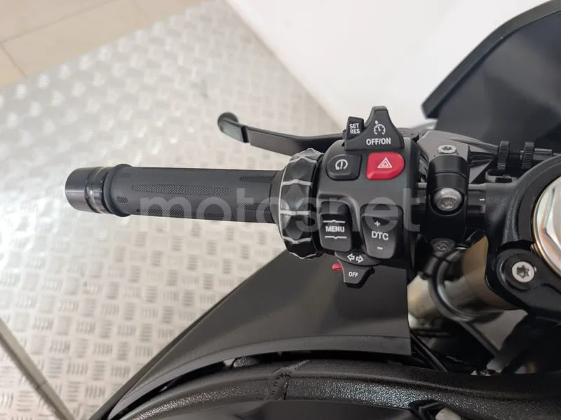 BMW S 1000 RR - Vista 10