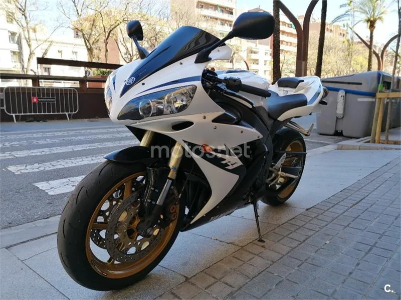 Yamaha R1 – Vista 3