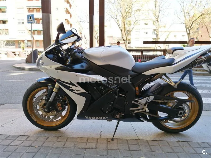 Yamaha R1 – Vista 4
