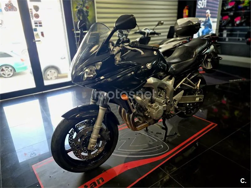 Yamaha FZ6 Fazer – Vista 3