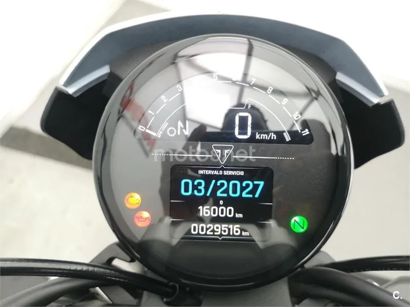 Triumph Trident 660 – Vista 10