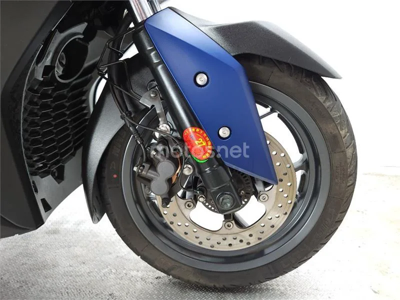 Yamaha XMAX 300 – Vista 11