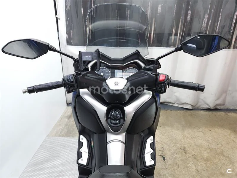 Yamaha XMAX 300 – Vista 7