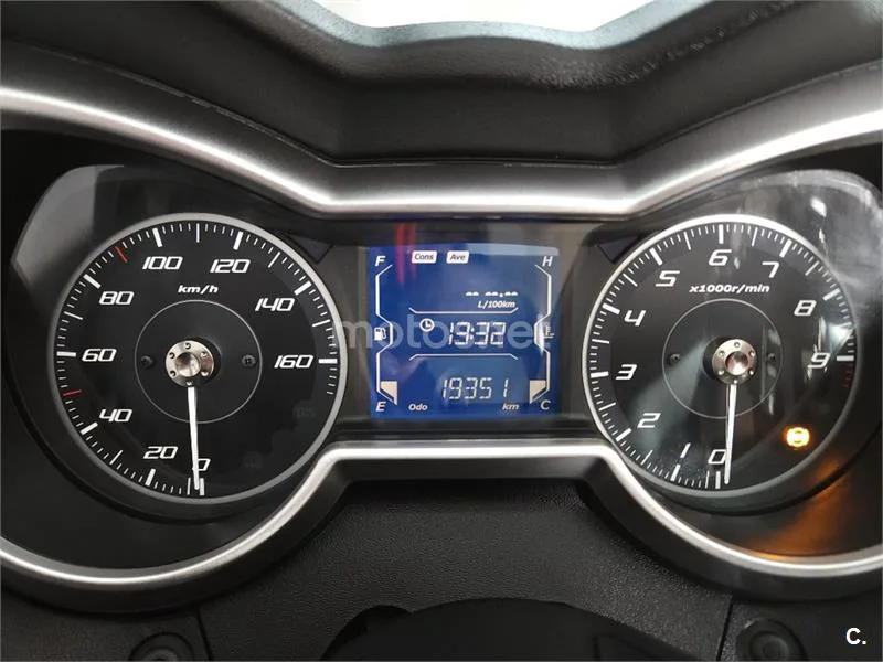 Yamaha XMAX 300 – Vista 8