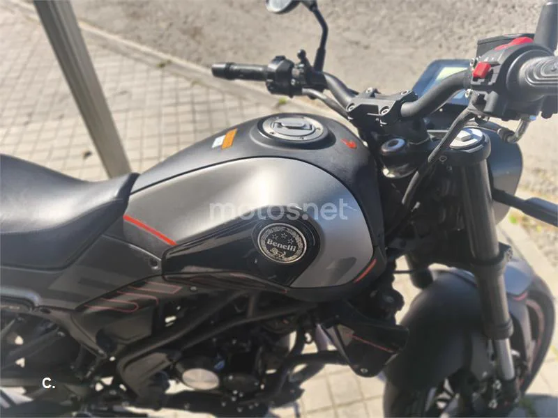 Benelli BN 125 – Vista 11