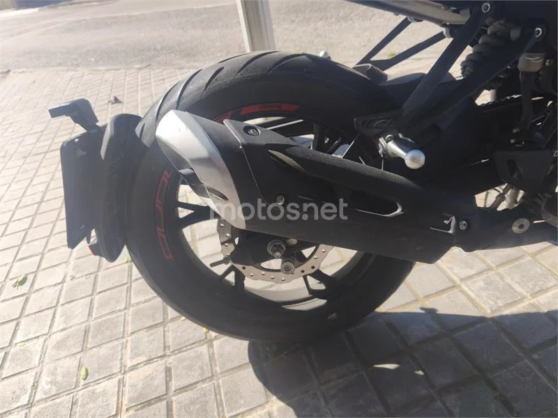 Benelli BN 125 – Vista 12