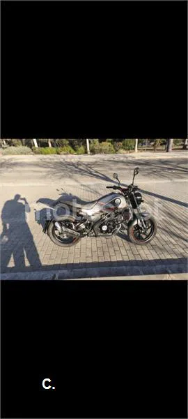Benelli BN 125 – Vista 14