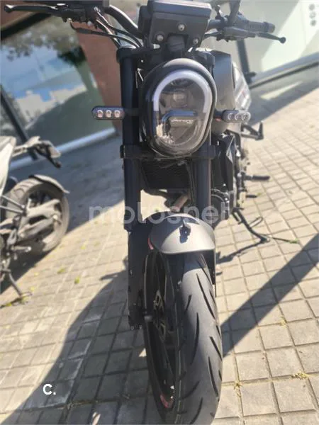 Benelli BN 125 – Vista 6