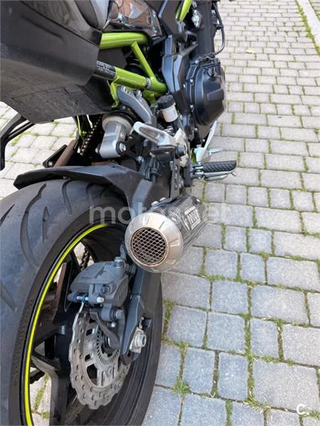 Kawasaki Z900 – Vista 12