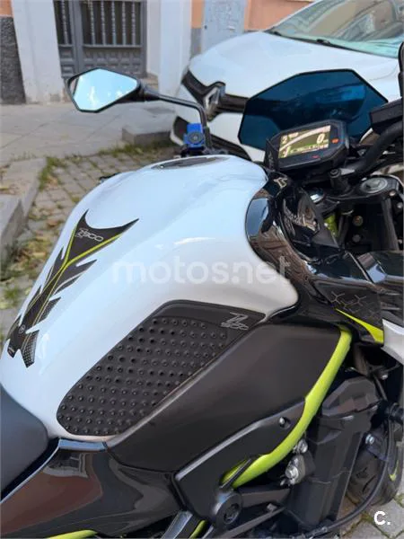 Kawasaki Z900 – Vista 8