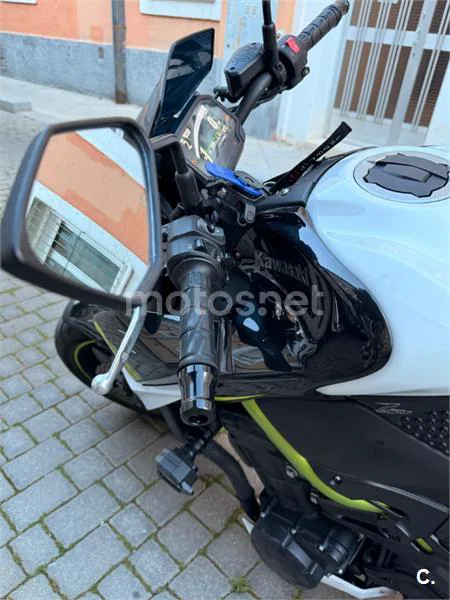 Kawasaki Z900 – Vista 9