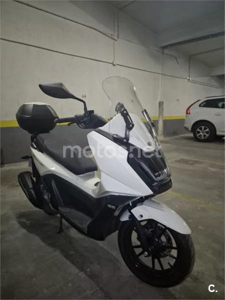 Kymco Sky Town 125 - Vista 3