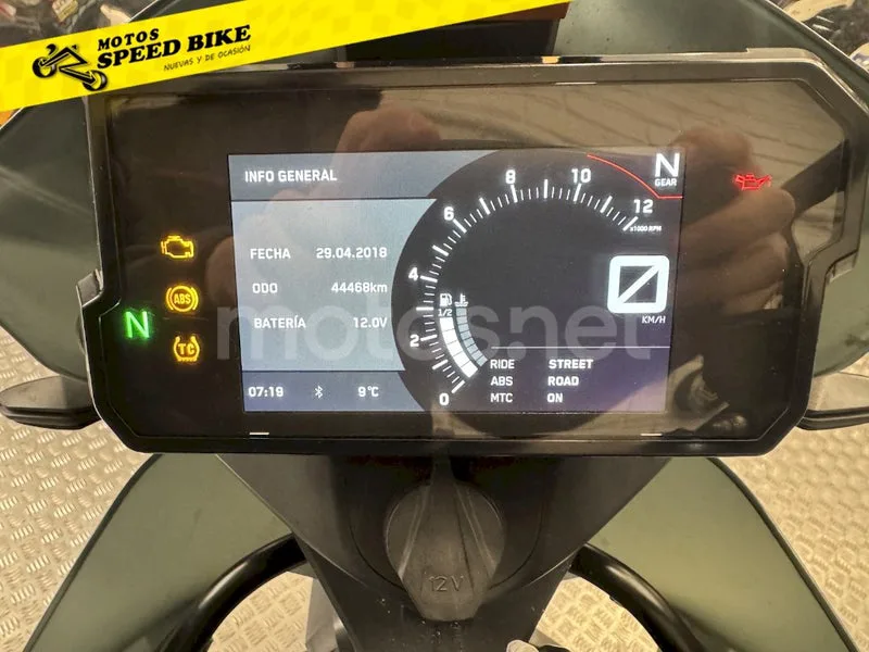 KTM 790 – Vista 9