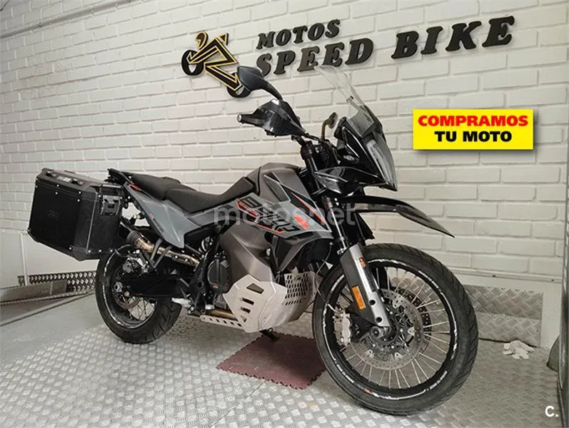 KTM 890 – Vista 3