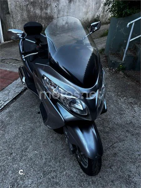 Suzuki Burgman 400 – Vista 4