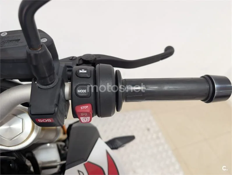 BMW F 900 R – Vista 11