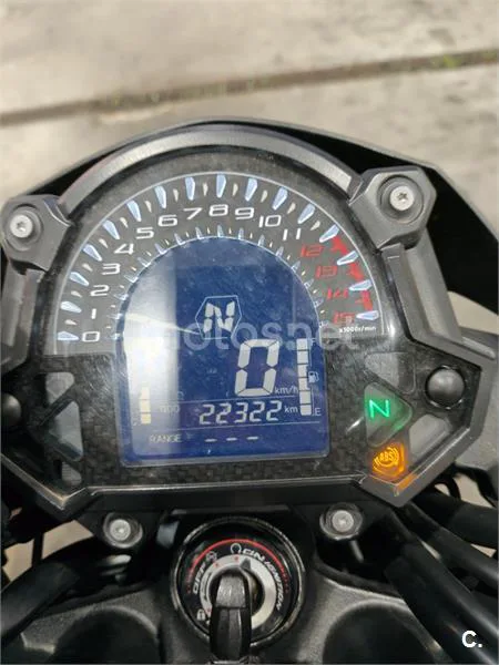 Kawasaki Z400 – Vista 12