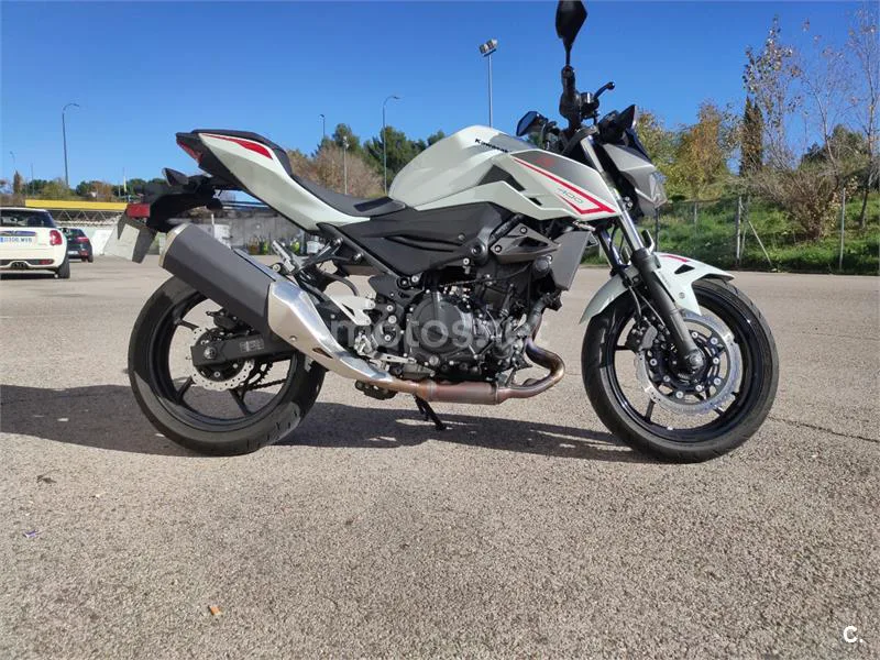Kawasaki Z400 – Vista 8