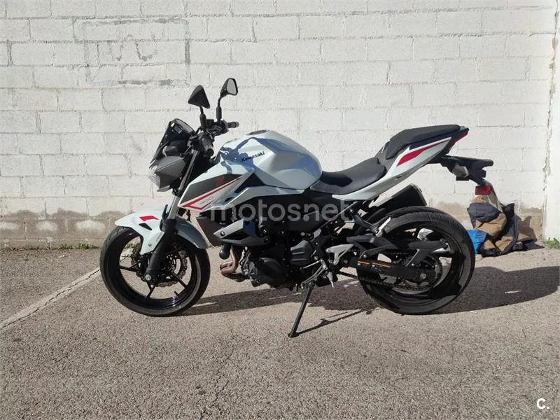 Kawasaki Z400 – Vista 10