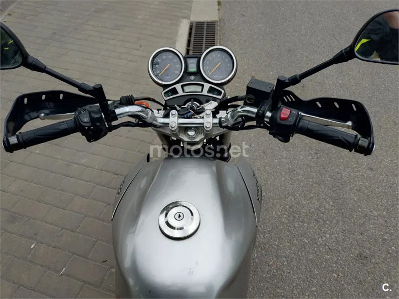 Yamaha YBR250 - Vista 12