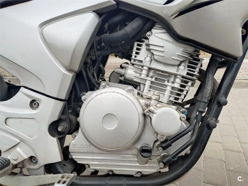 Yamaha YBR250 - Vista 8