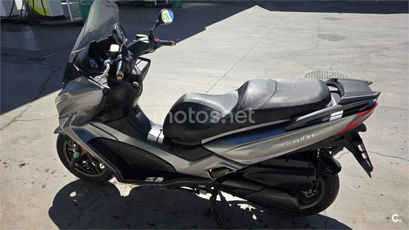 Kymco Grand Dink 300 – Vista 3