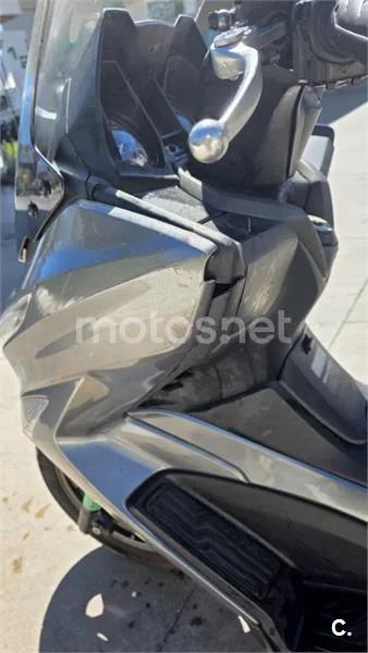 Kymco Grand Dink 300 – Vista 9