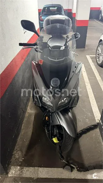 Kymco Grand Dink 300 – Vista 8
