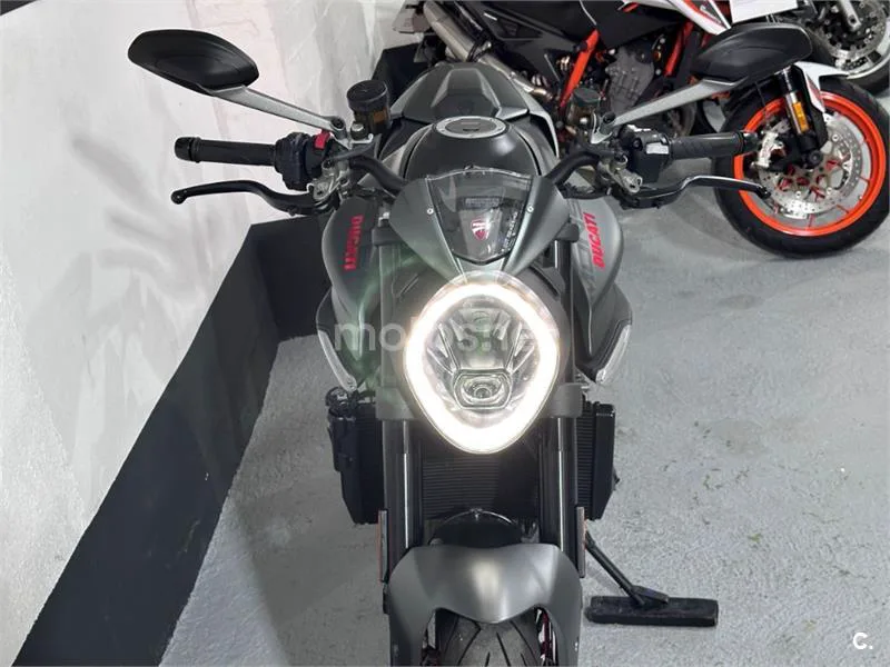 Ducati Monster – Vista 16