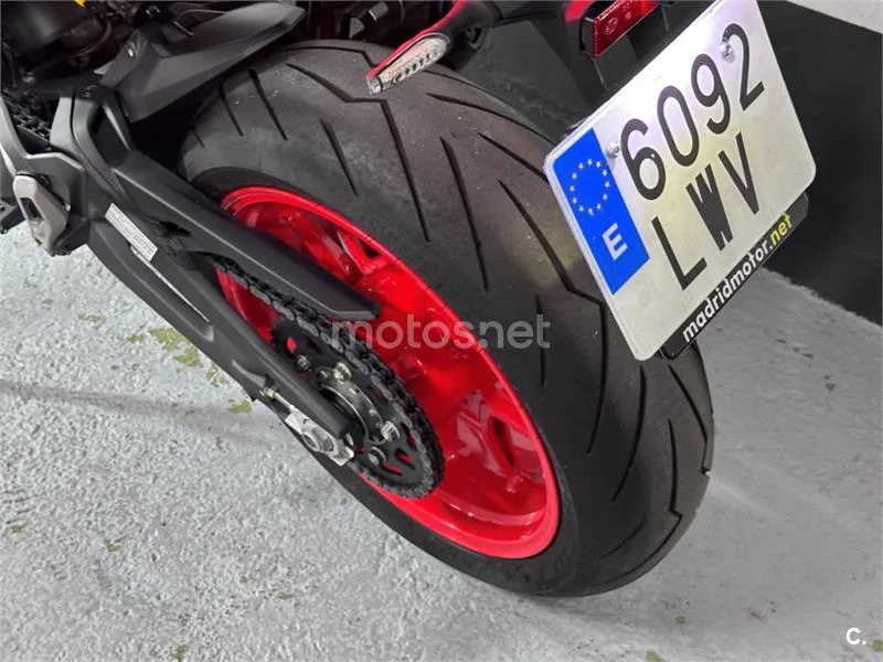 Ducati Monster – Vista 20