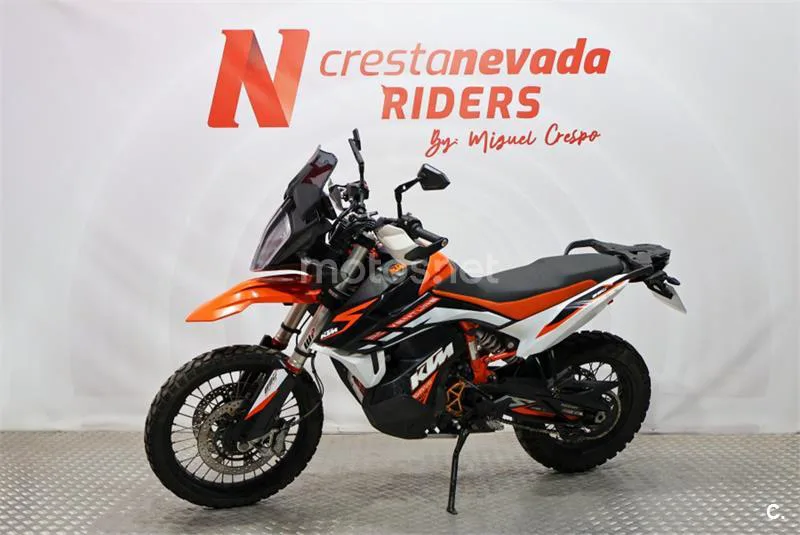 KTM 890 – Vista 4