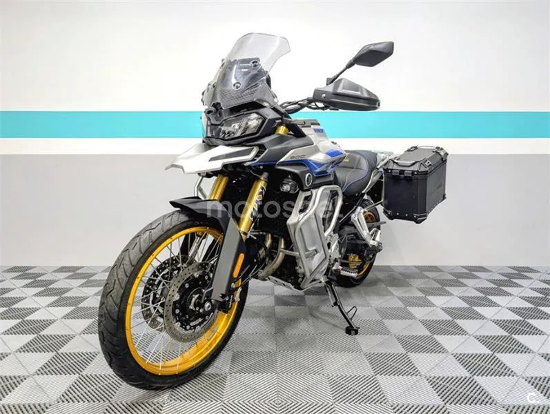 Voge 900 DSX – Vista 4