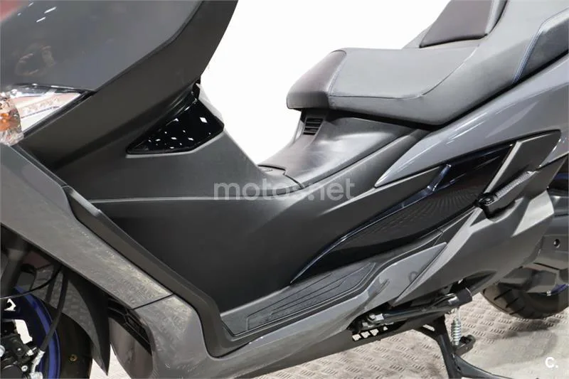 Suzuki Burgman 400 – Vista 13