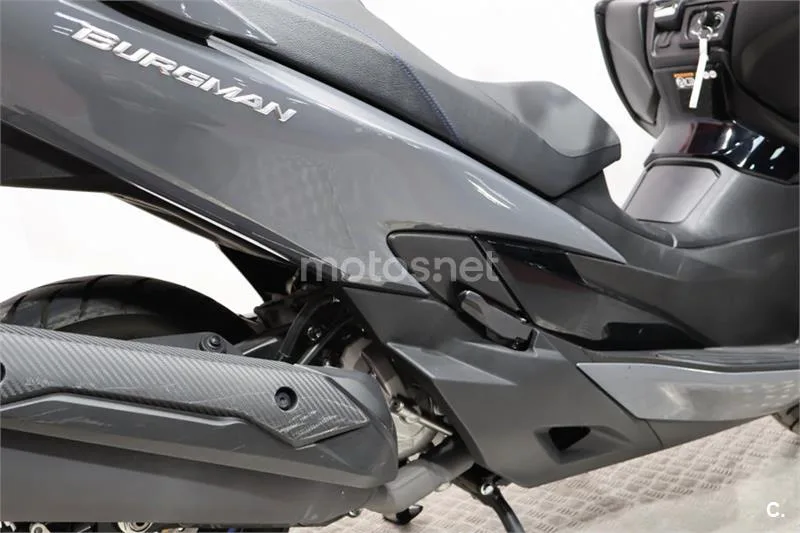 Suzuki Burgman 400 – Vista 15