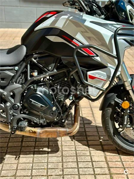Benelli TRK 702 – Vista 11