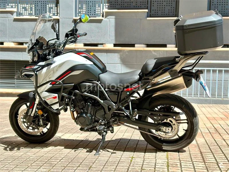 Benelli TRK 702 – Vista 25