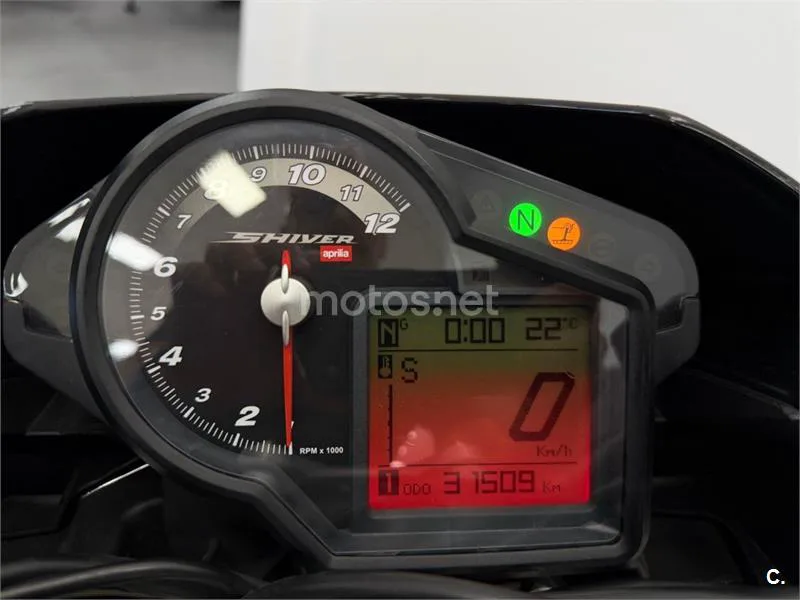 Aprilia Shiver 750 – Vista 13