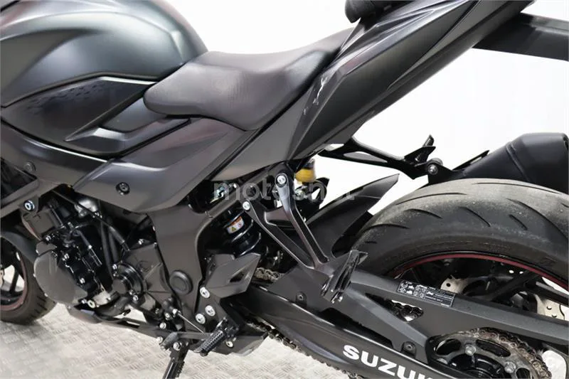Suzuki GSX-S750 – Vista 14